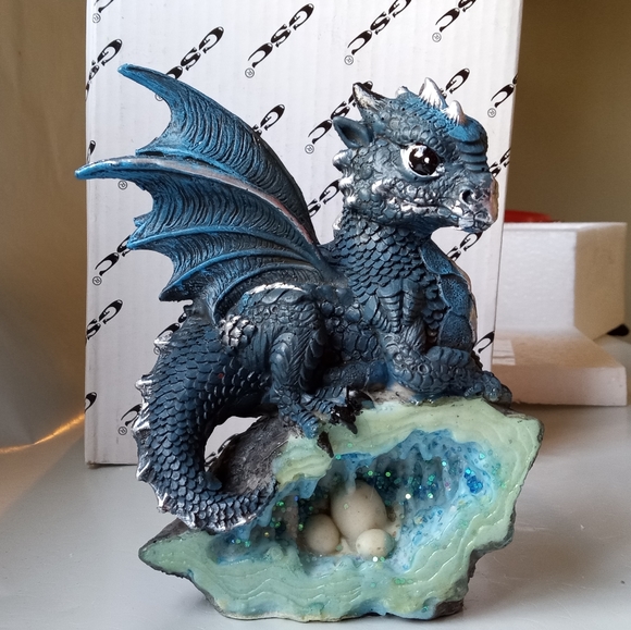 Blue Baby Dragon on Rock w/ Crystal Egg Figurine New in Box! - Picture 8 of 8